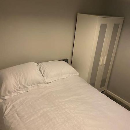 Cosy 1 Bed Home @สตีเวนิจ ภายนอก รูปภาพ