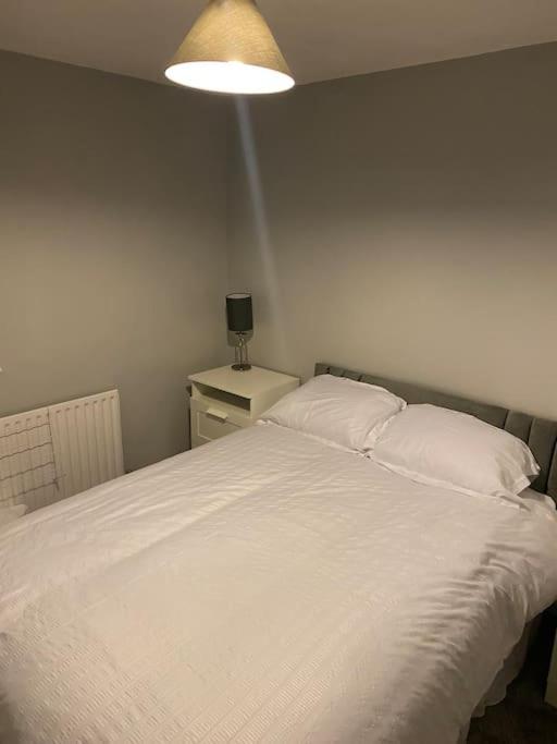 Cosy 1 Bed Home @สตีเวนิจ ภายนอก รูปภาพ
